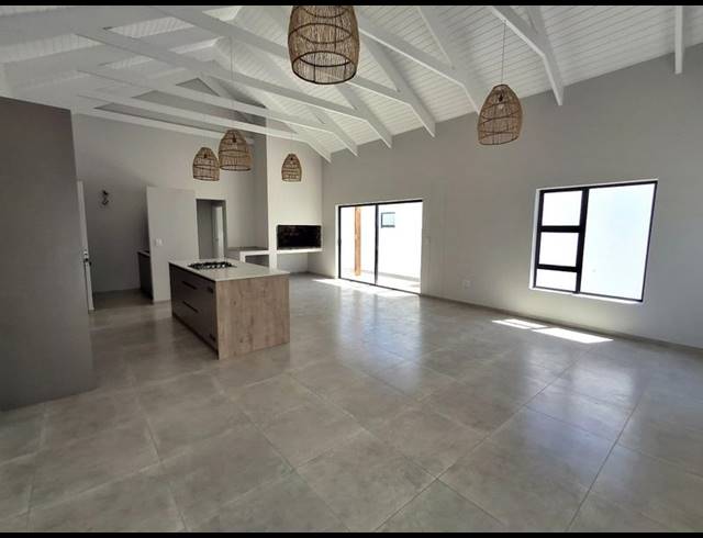 3 BEDROOM HOUSE FOR SALE IN BRITANNIA BAY